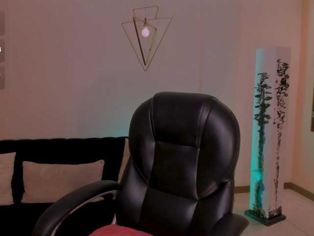 MaddisonLowe live cam on BongaCams