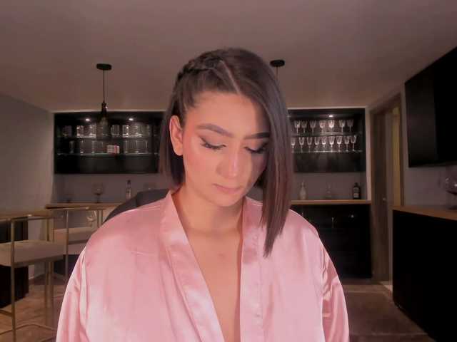 MaddisonLowe live cam on BongaCams