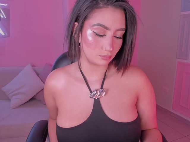 MaddisonLowe live cam on BongaCams
