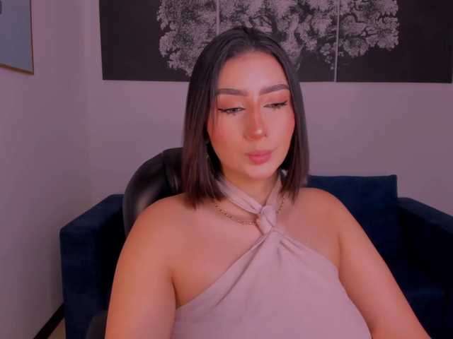 MaddisonLowe live cam on BongaCams