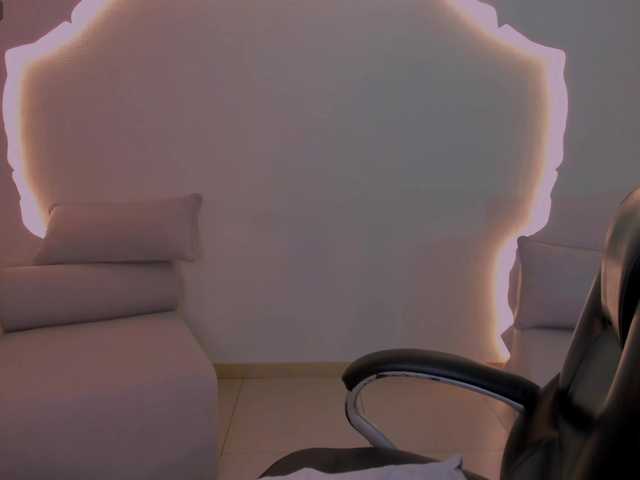 MaddisonLowe live cam on BongaCams