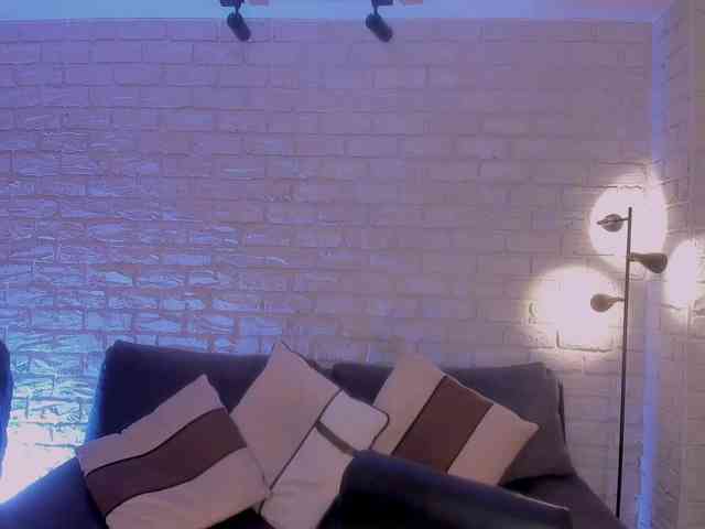 MaddisonLowe Live Webcam on BongaCams
