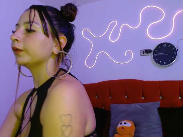 MiaSmiith live webcam show