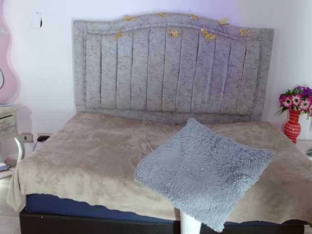 MiaSmiith live cam on BongaCams