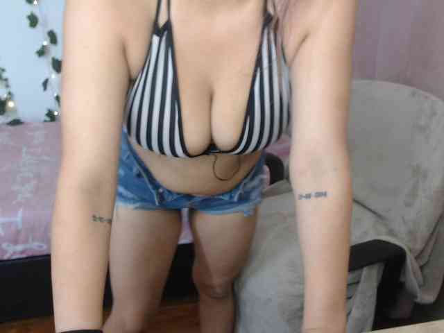 MiaSmiith webcam