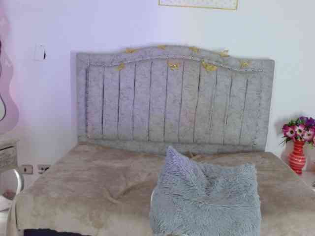 MiaSmiith webcam