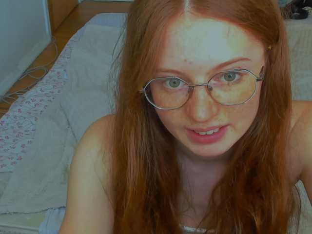 LunaFoxy live webcam show