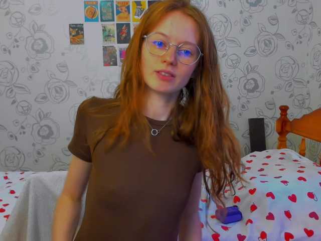 le modèle LunaFoxy est en webcam porno dans un show sur le site bongacams, il possède les tags suivants: White/Caucasian,Redhead,Hairy