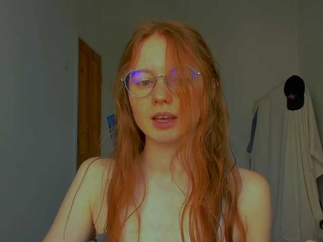 LunaFoxy live cam