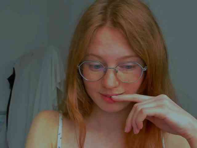LunaFoxy webcam