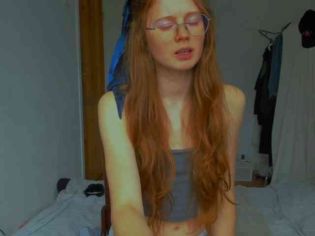 LunaFoxy webcam