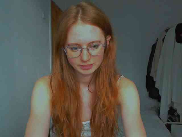 LunaFoxy webcam