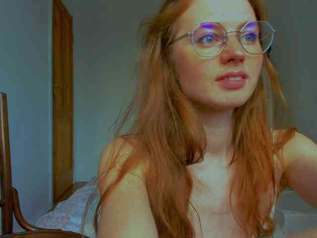 LunaFoxy webcam