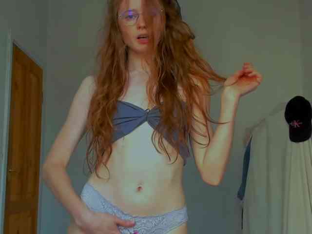 LunaFoxy webcam