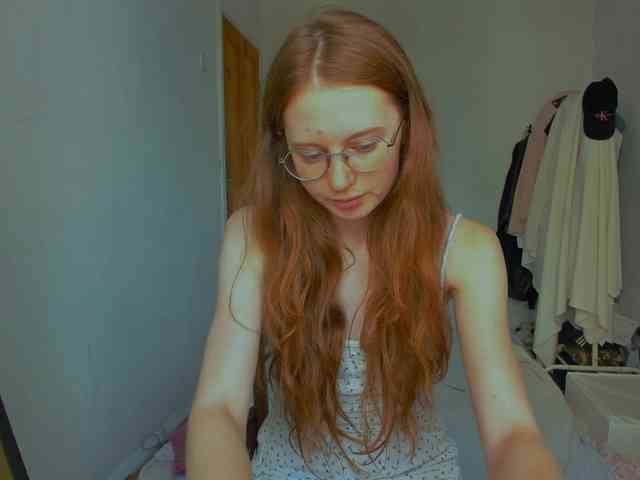 LunaFoxy webcam