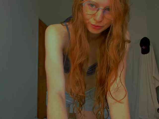 LunaFoxy webcam