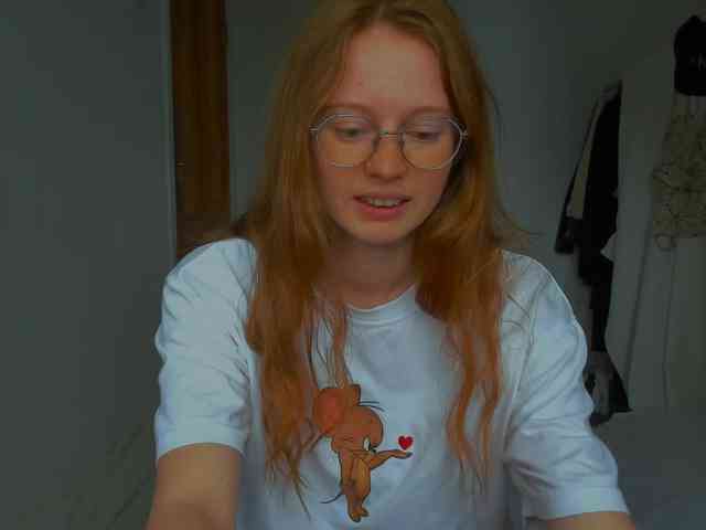 LunaFoxy webcam