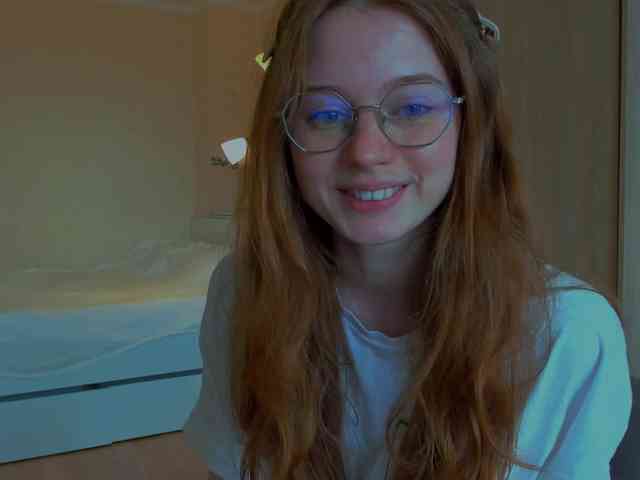 LunaFoxy webcam
