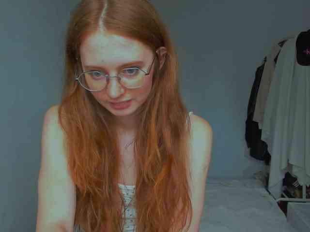 LunaFoxy webcam