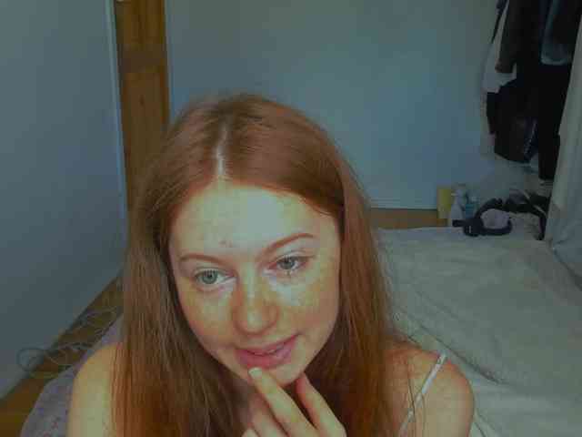 LunaFoxy webcam