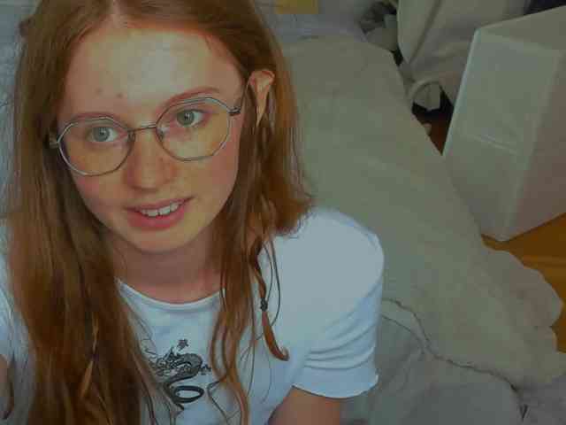 LunaFoxy webcam