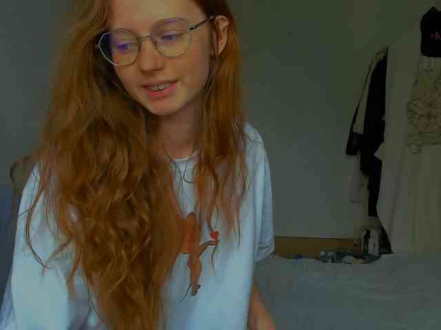 LunaFoxy webcam