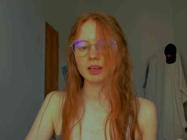 LunaFoxy webcam