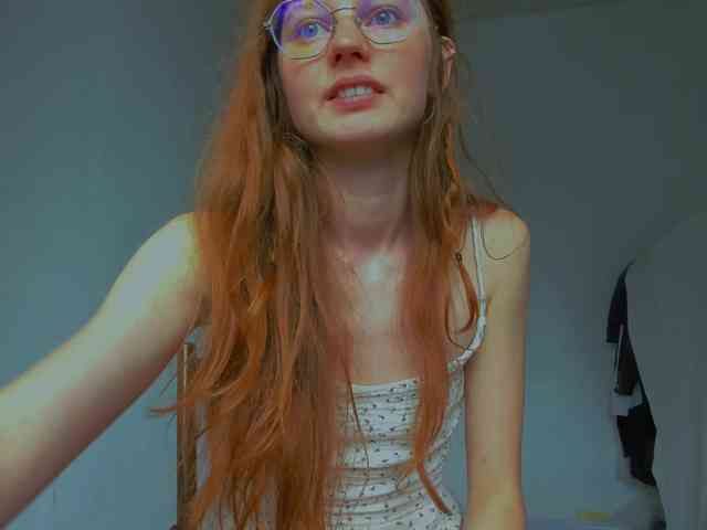 LunaFoxy webcam