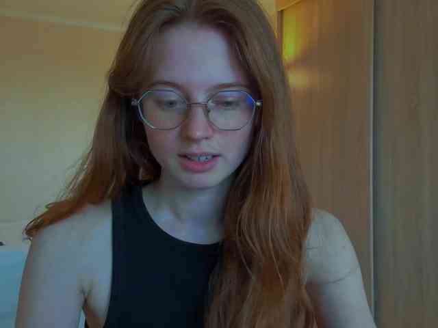 LunaFoxy webcam
