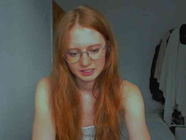LunaFoxy webcam