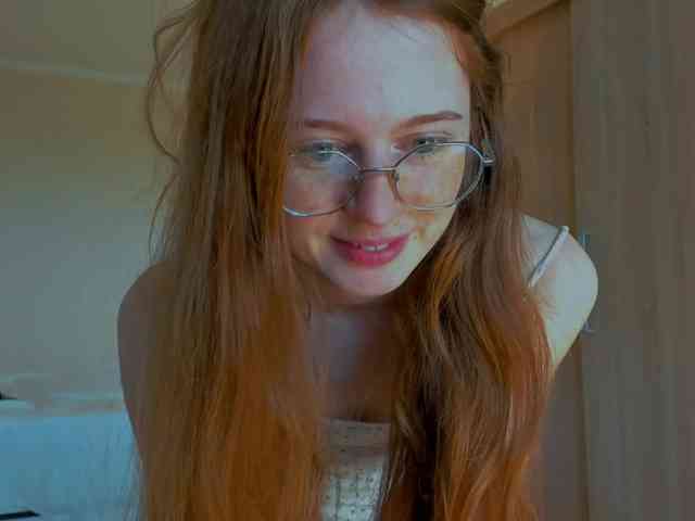 LunaFoxy webcam