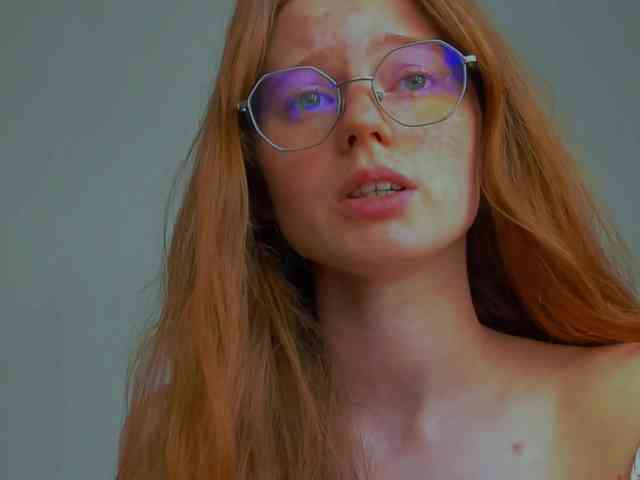 LunaFoxy webcam