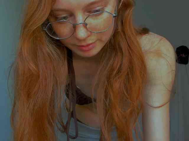 LunaFoxy webcam