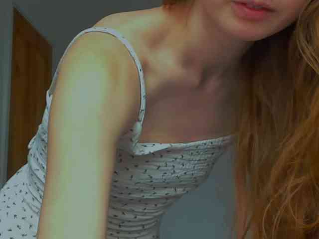 LunaFoxy webcam
