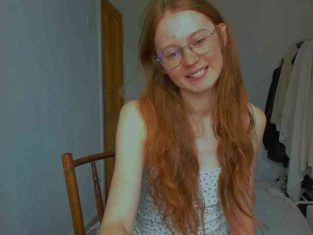 LunaFoxy webcam