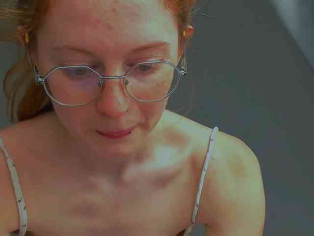 LunaFoxy webcam