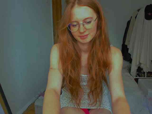 LunaFoxy webcam