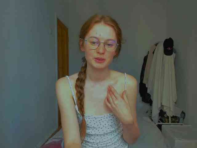 LunaFoxy webcam