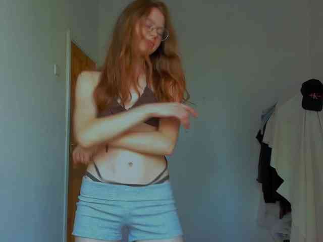 LunaFoxy webcam