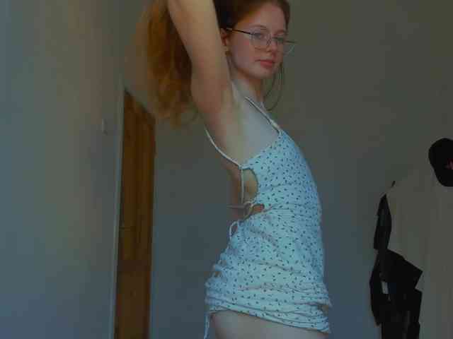 LunaFoxy webcam