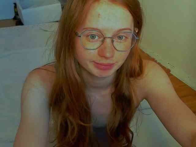 LunaFoxy webcam
