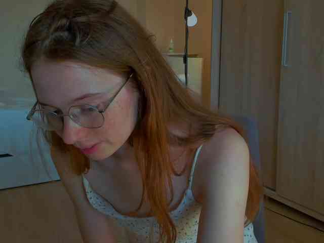 LunaFoxy webcam