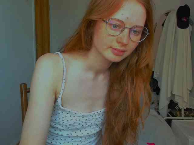 LunaFoxy webcam