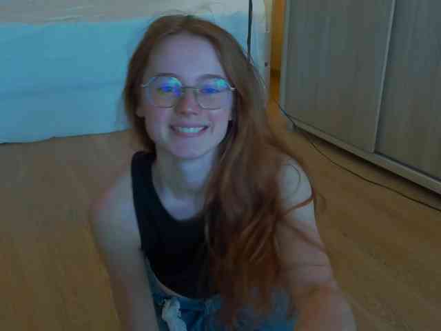 LunaFoxy webcam