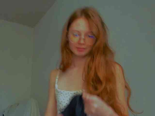 LunaFoxy webcam