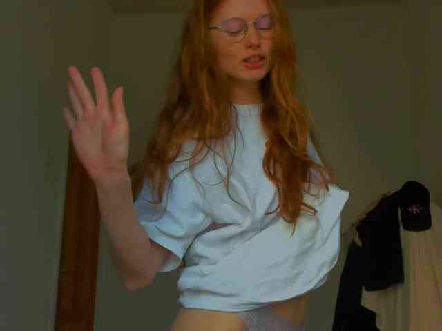 LunaFoxy webcam