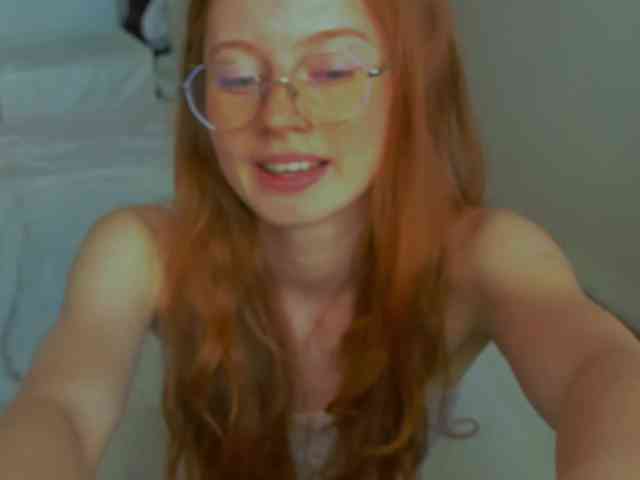 LunaFoxy webcam