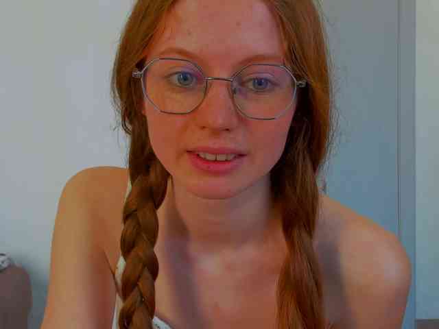 LunaFoxy webcam