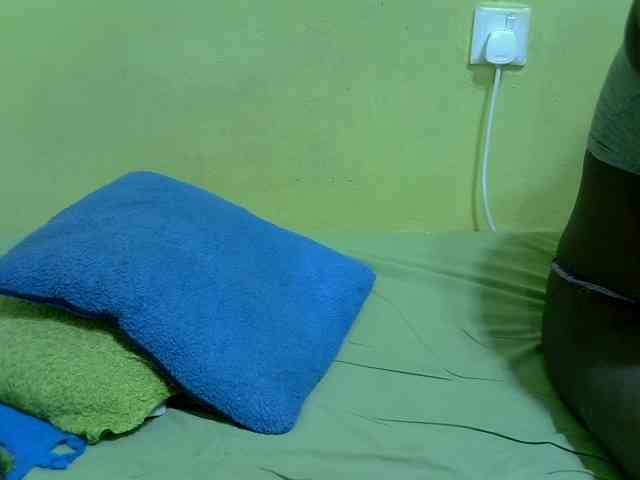 queendebbie Live Webcam on BongaCams