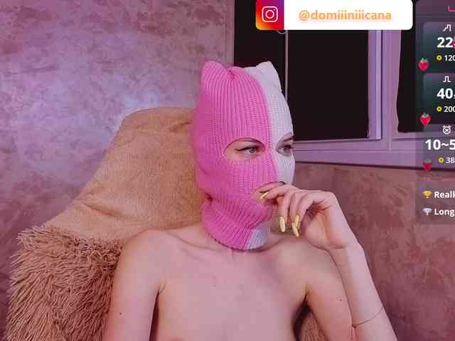 domiiiniiicana's live room